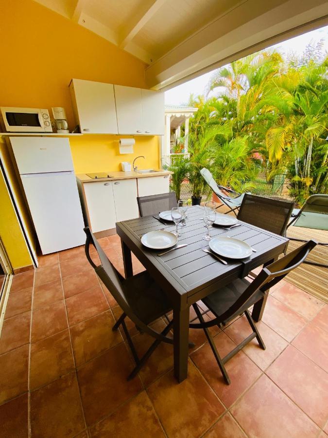 Maison mitoyenne , piscine,Citerne, jardin, parking, plage Le Gosier  Extérieur photo