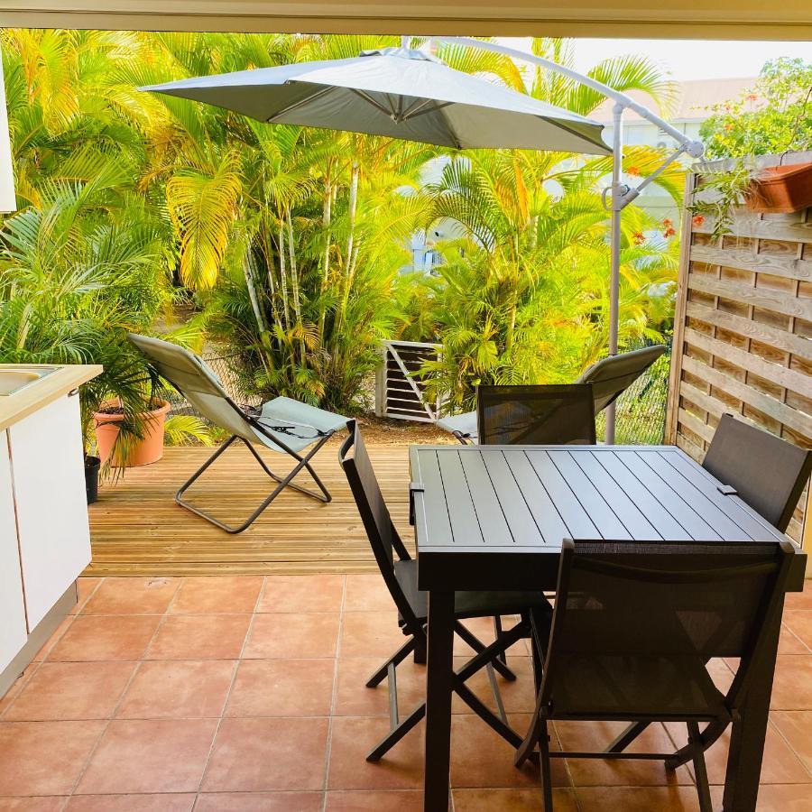 Maison mitoyenne , piscine,Citerne, jardin, parking, plage Le Gosier  Extérieur photo