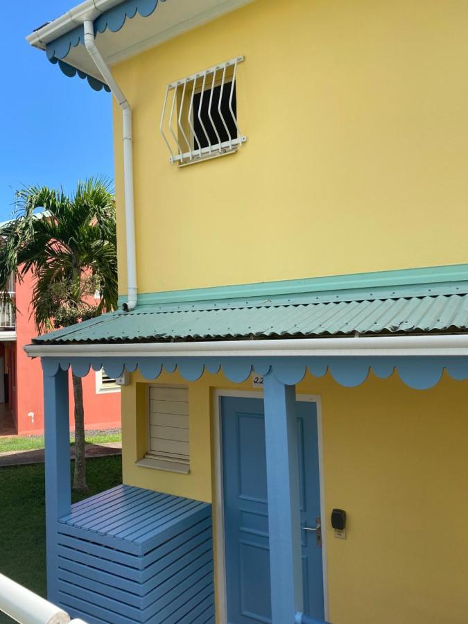 Maison mitoyenne , piscine,Citerne, jardin, parking, plage Le Gosier  Extérieur photo
